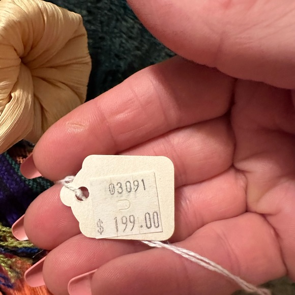 Doll made out of corn husks. Made in Mexico. - Picture 3 of 3